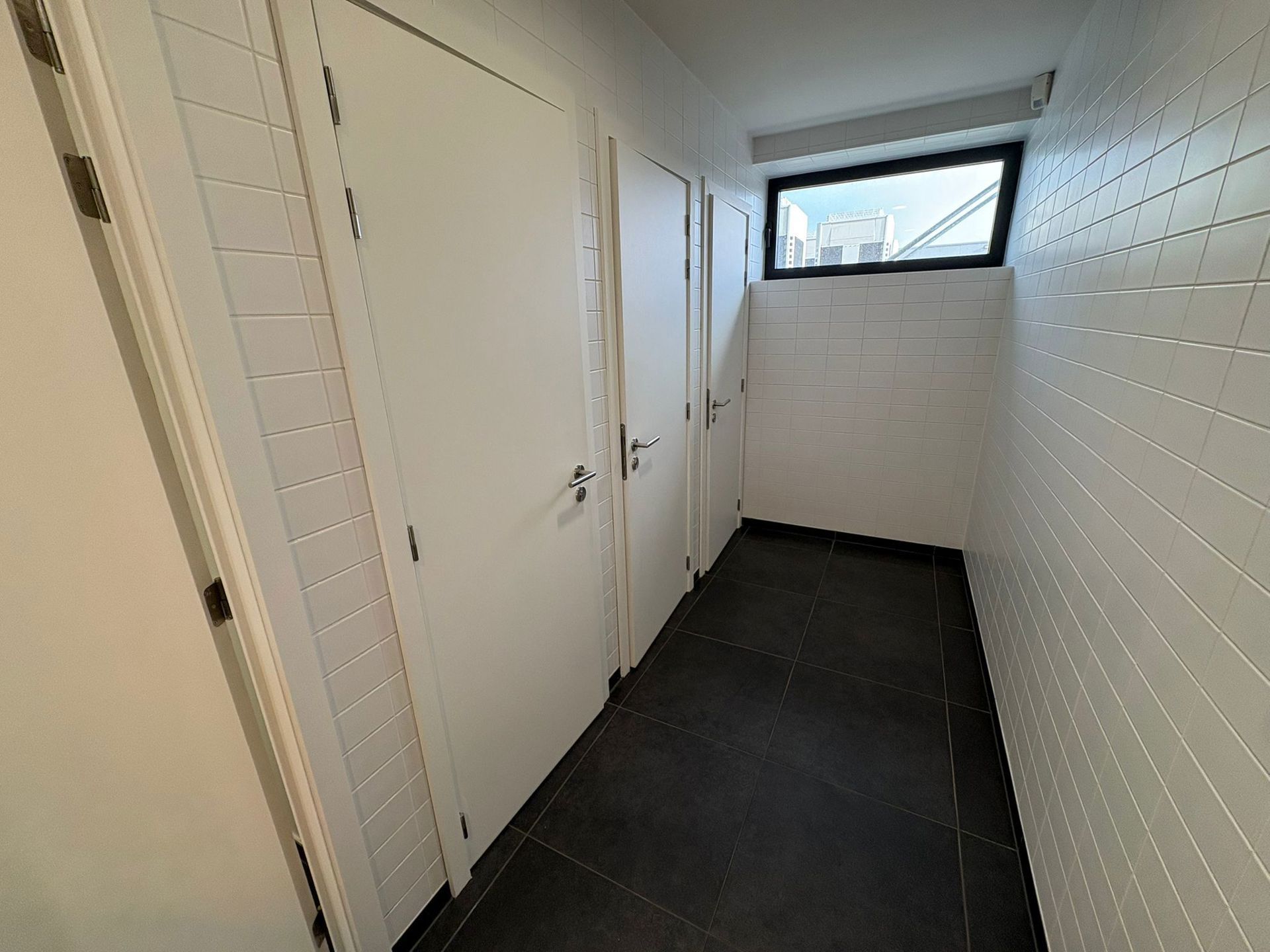 Instapklare Kantoooruimte 491 m² nabij R4 te huur foto 12