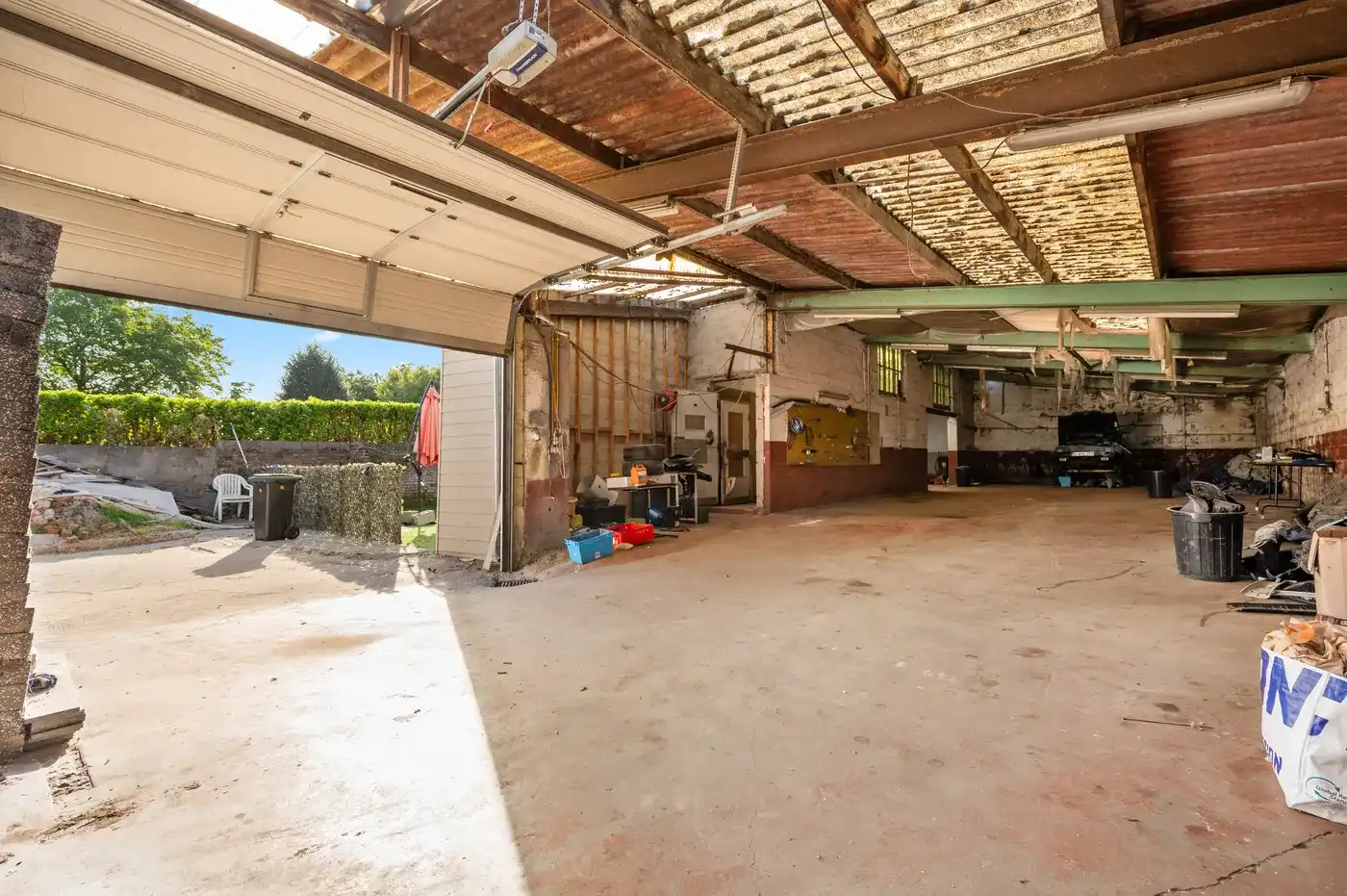Verder te renoveren woning met grote hangar met 3 slpks foto 24