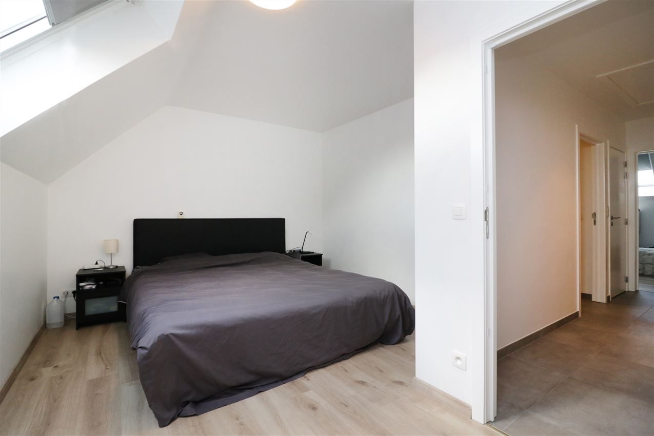 Duplex met 2 slpk., zuidterras en autostplts op rustige locatie foto 16