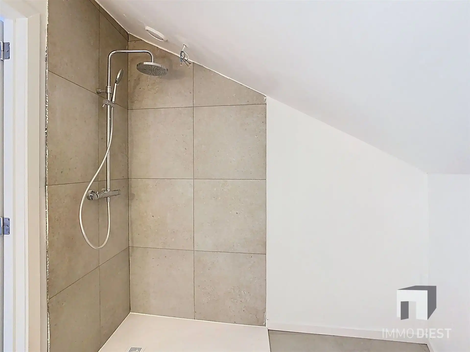 Knap appartement met terras en 1 slpk - centrum Diest - veel lichtinval foto 10