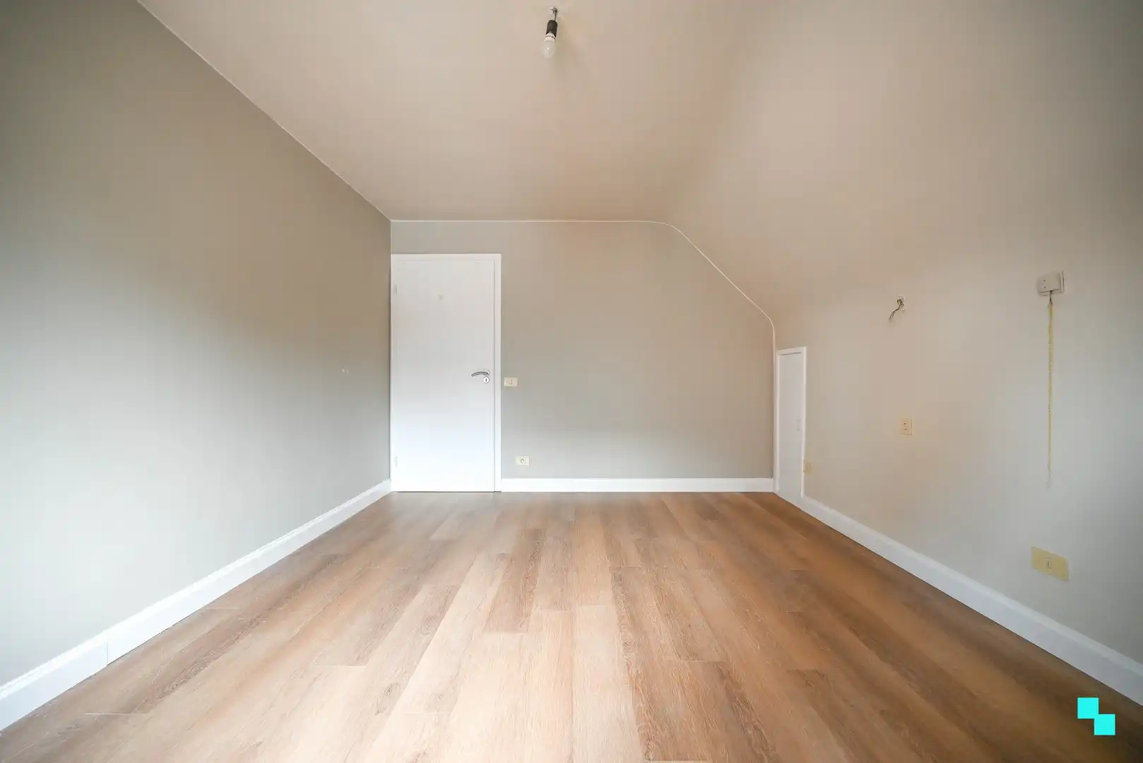 Recent gerenoveerde halfopen bebouwing foto 26