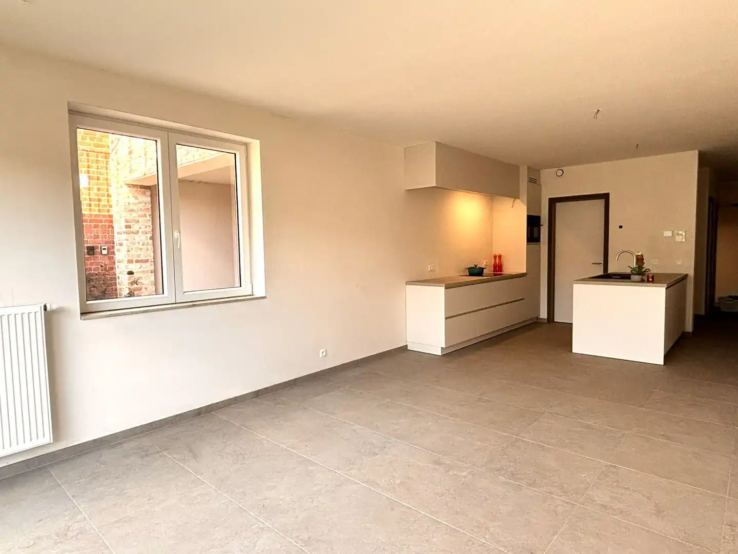 Gelijkvloers éénslaapkamerappartement met tuin en ruime garage foto 2