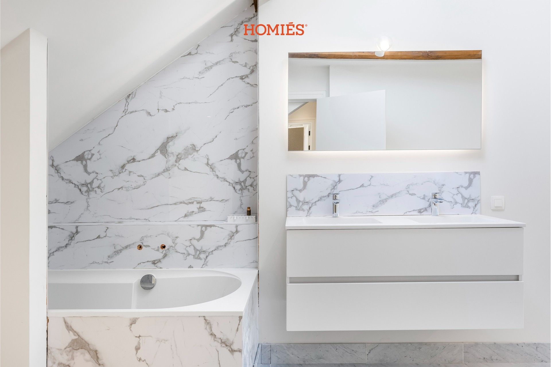 Luxe loft in gerenoveerd historisch pand foto 6