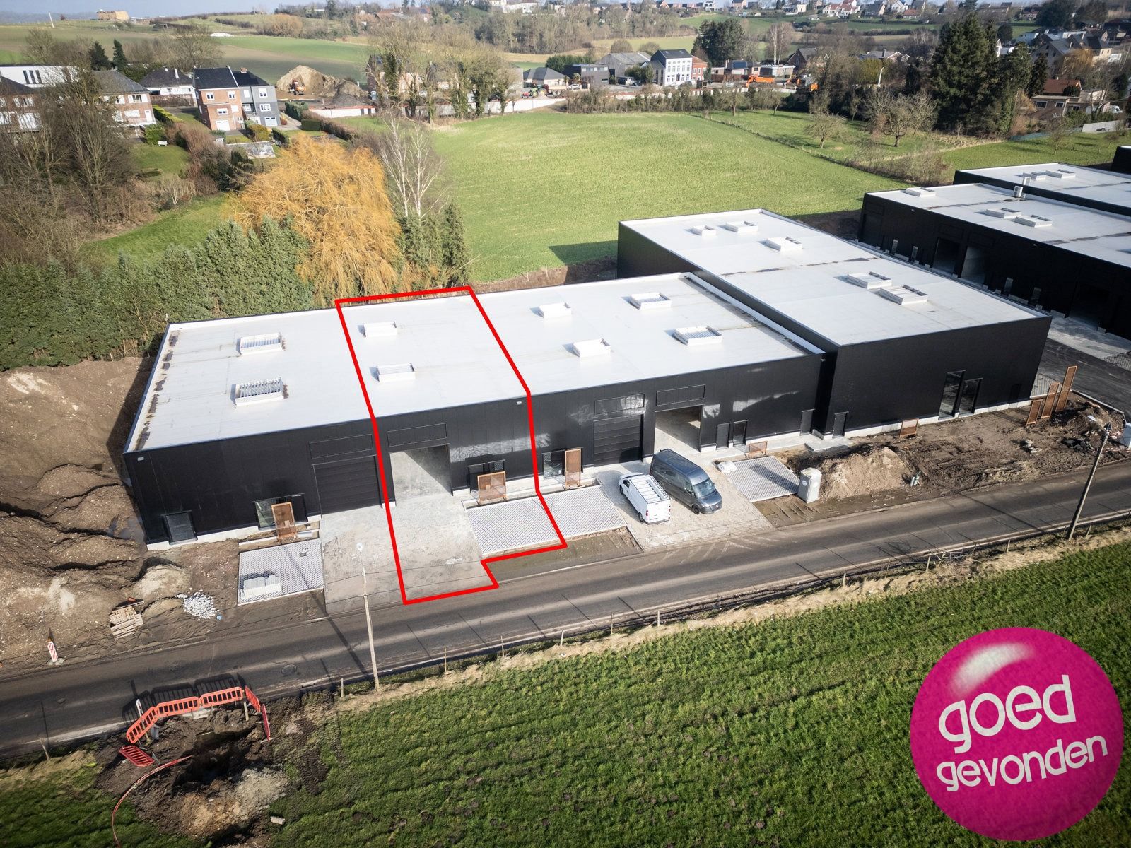 NIEUWBOUW KMO UNIT - BUITENRUIMTE 103 m² - 2 PARKINGS foto {{pictureIndex}}