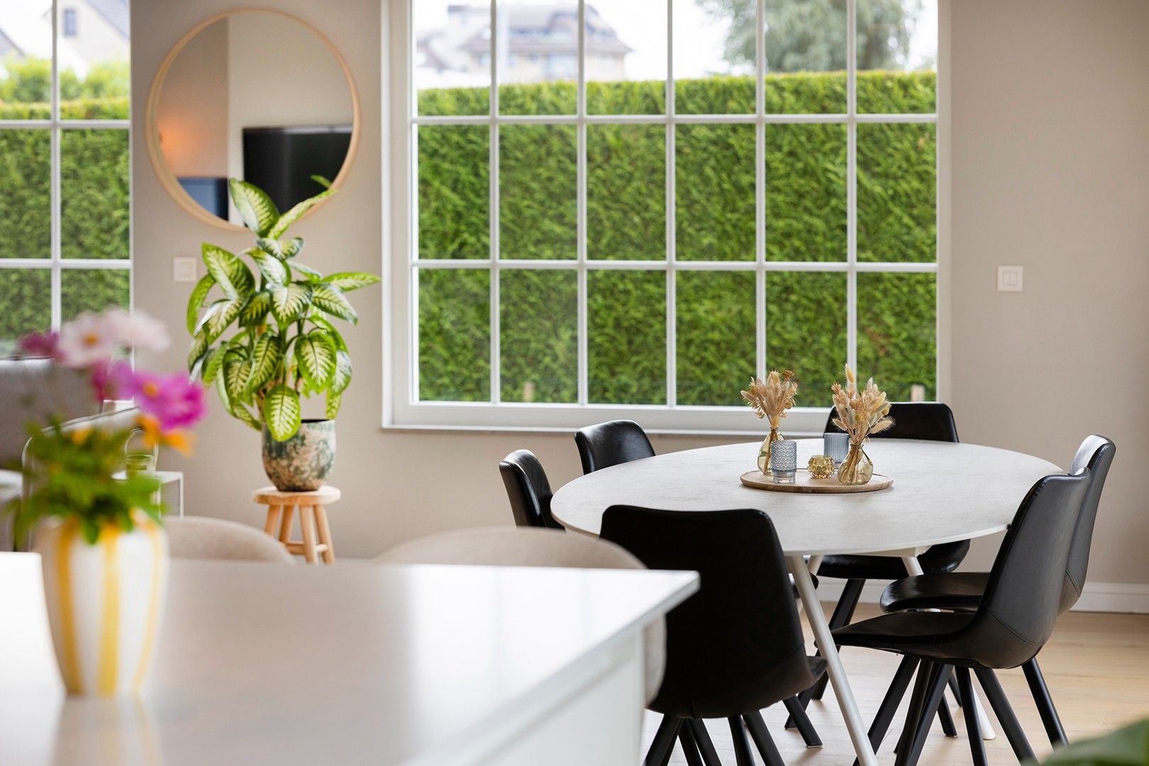 Grote woning met 4 slpks, 2 badks, ... foto 4