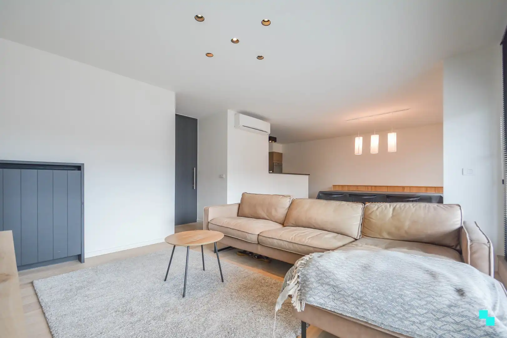 Ruim, instapklaar appartement nabij centrum Emelgem foto 4
