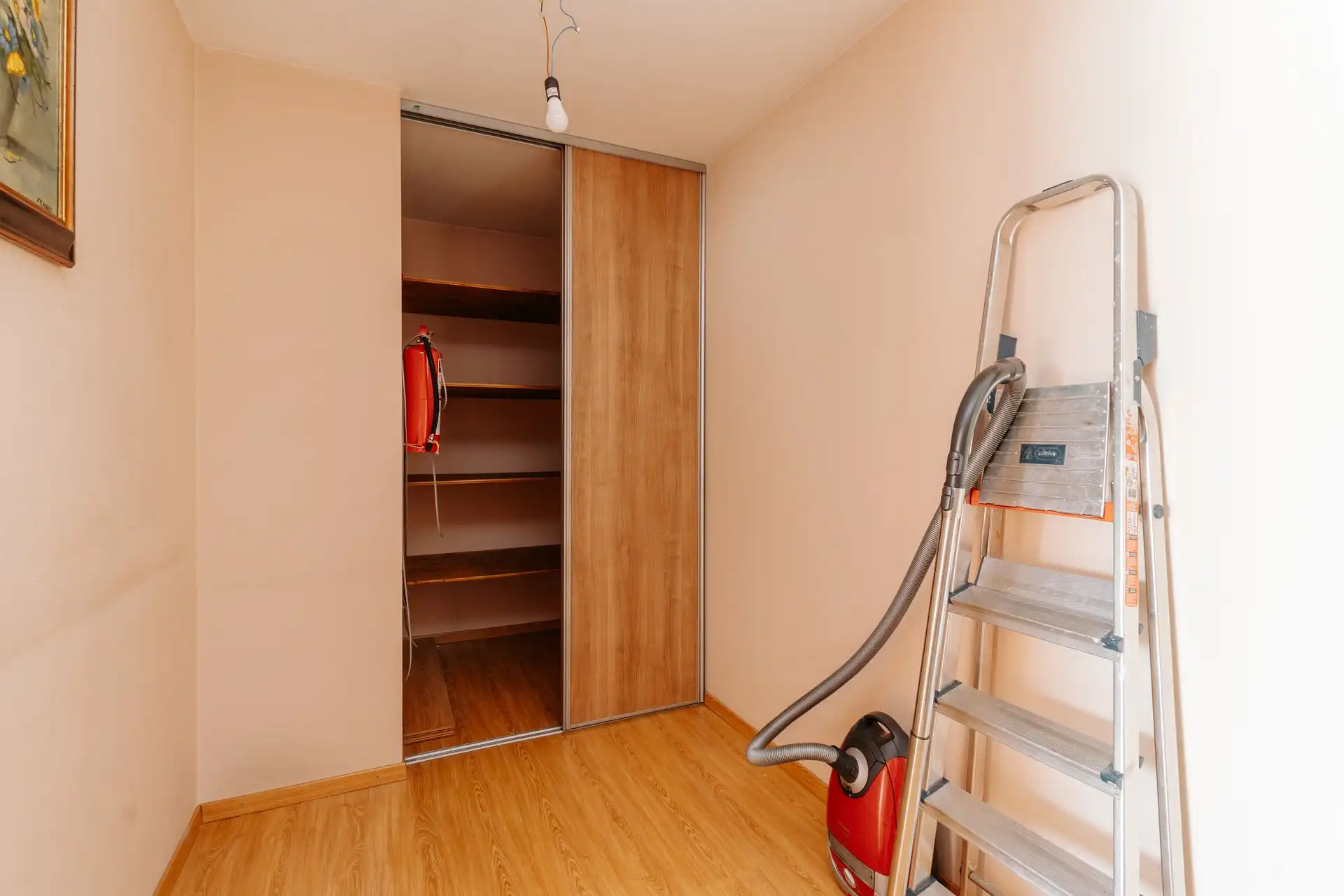 Twee slaapkamer appartement met inpandse autostaanplaats foto 15