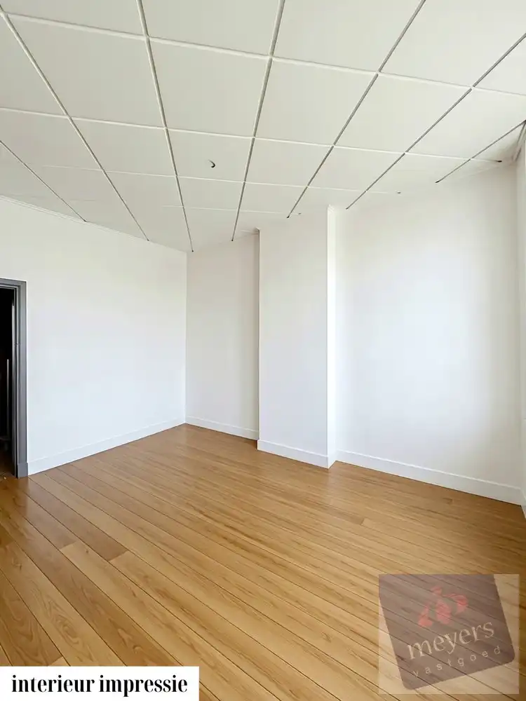 Exclusief handelspand met woonst op absolute topligging in Sint-Truiden foto 14