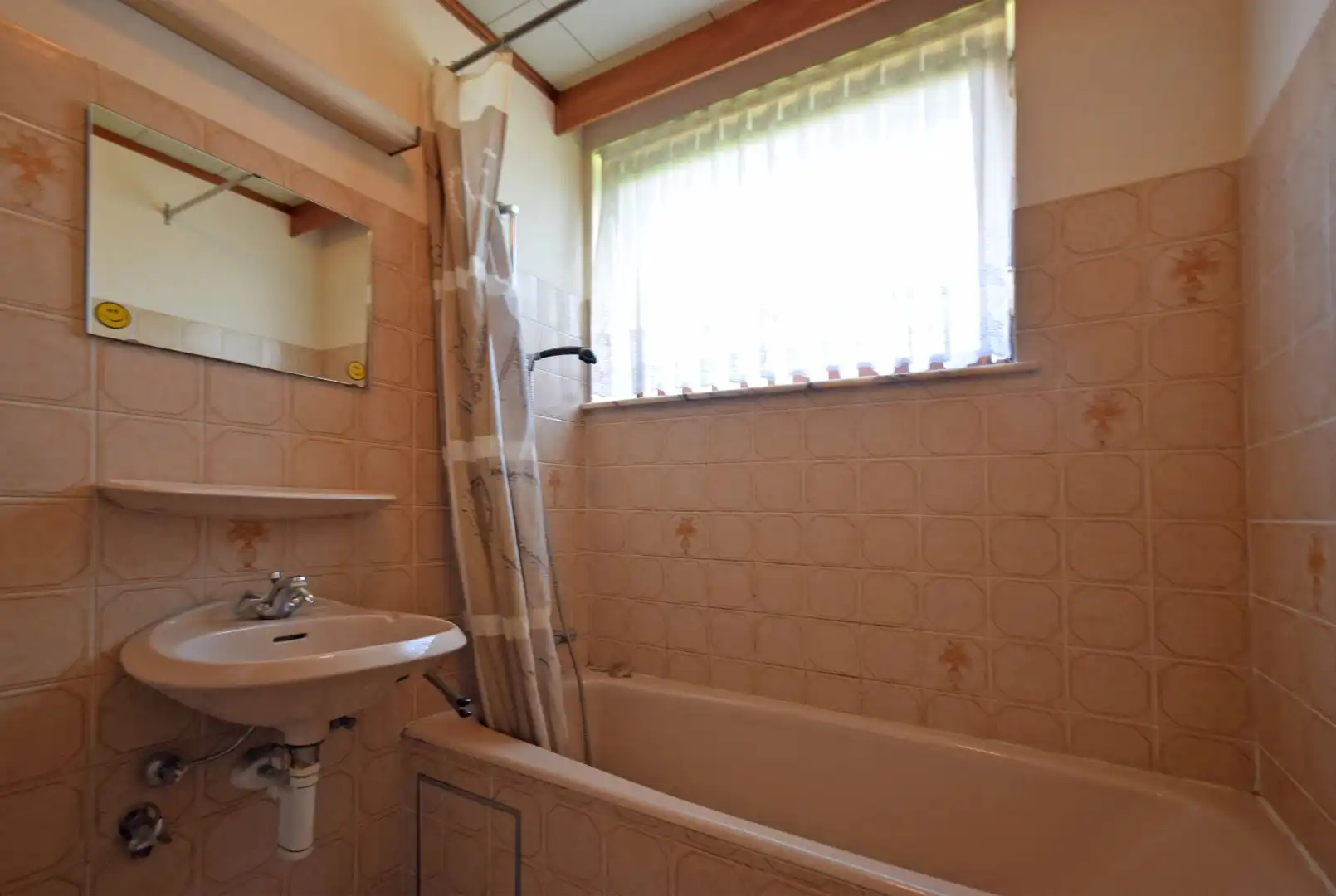 GELIJKVLOERS APPARTEMENT MET 2 SLAAPKAMERS foto 7