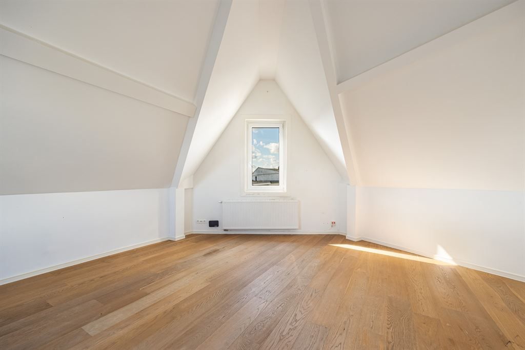 Hoofdfoto van de publicatie: Licht hoekappartement in hartje Zurenborg