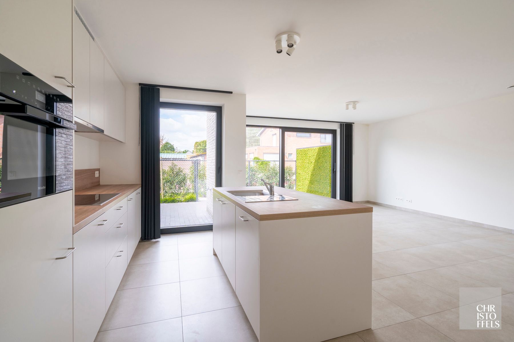 TE HUUR - Gelijkvloers nieuwbouwappartement in Zutendaal-centrum!  foto 5