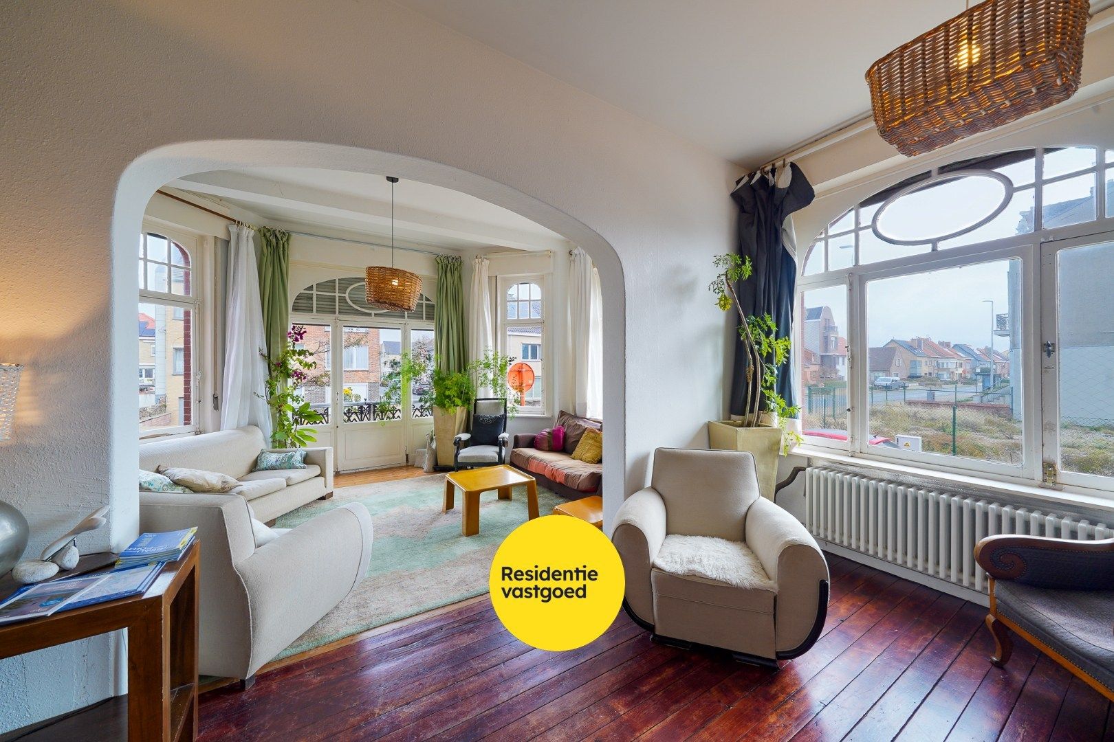 Unieke en karaktervolle hoekwoning te Raversijde foto 2