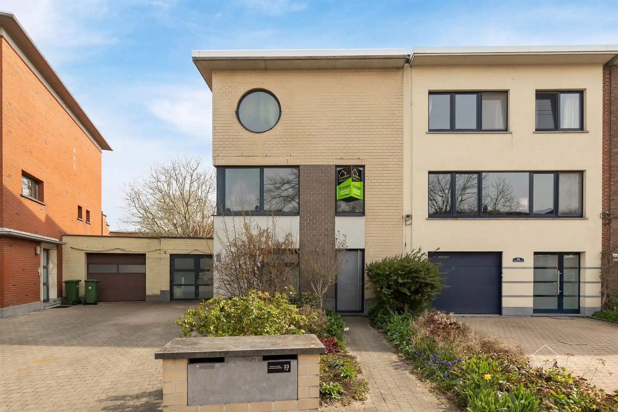 Gerenoveerd duplexappartement met privé-ingang en terras foto 18