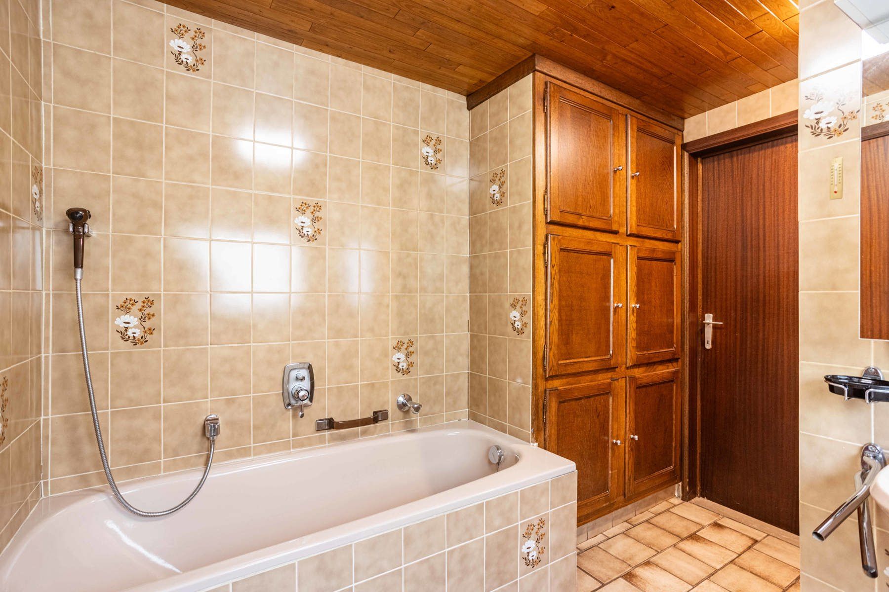 Te koop: deels te renoveren woning  aan de rand van Aalst foto 11