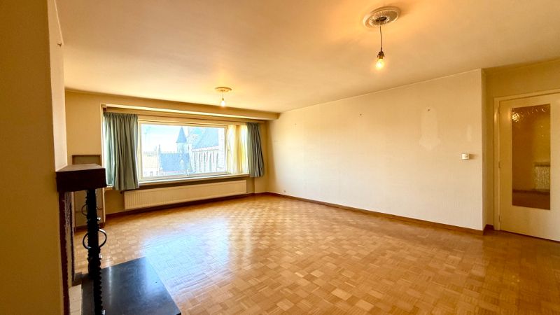 Gezellig en verrassend ruim appartement met 2 slaapkamers en veel potentieel in het hart van Deinze foto 3