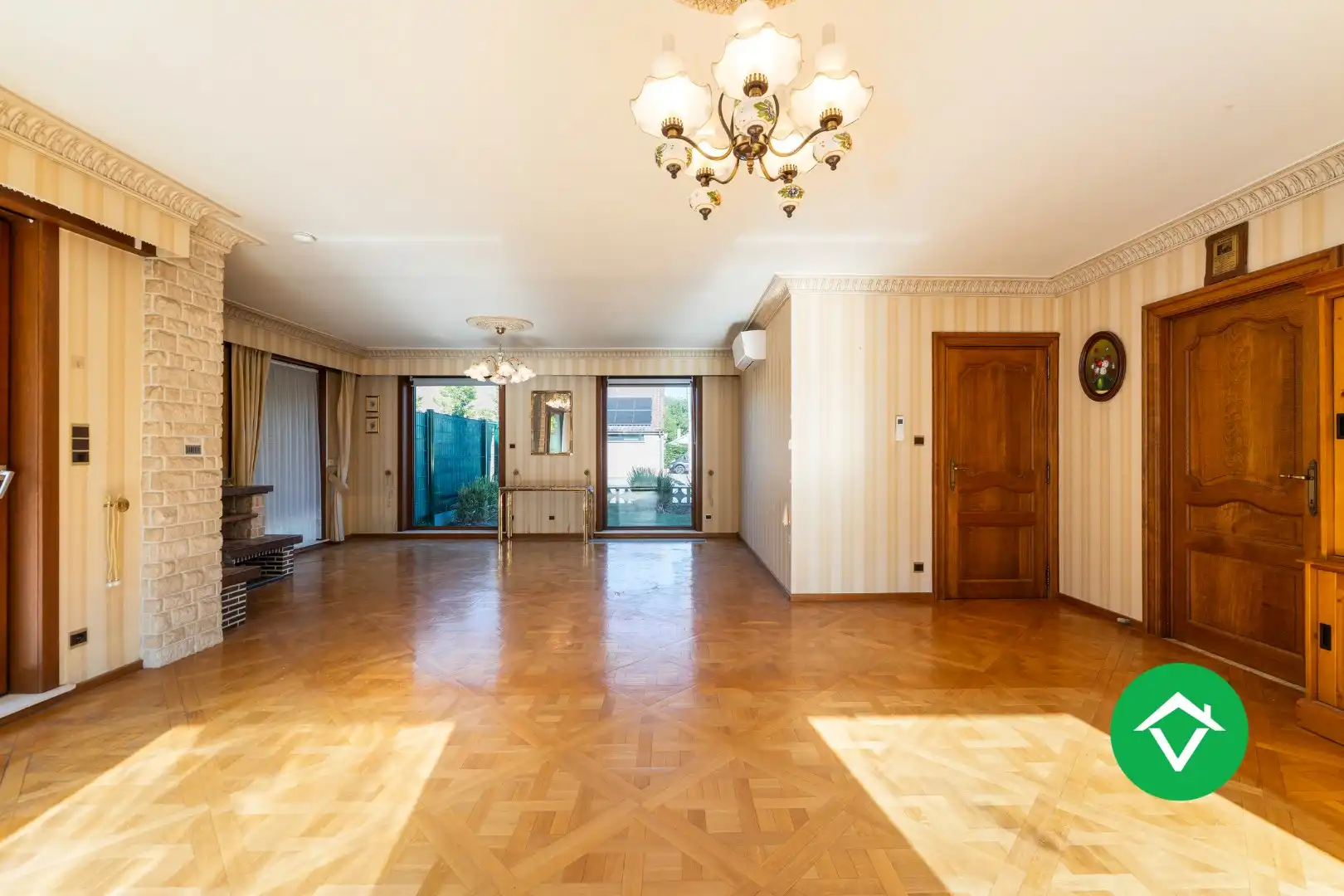 Zeer ruime en instapklare woning met veel mogelijkheden te Eernegem foto 4