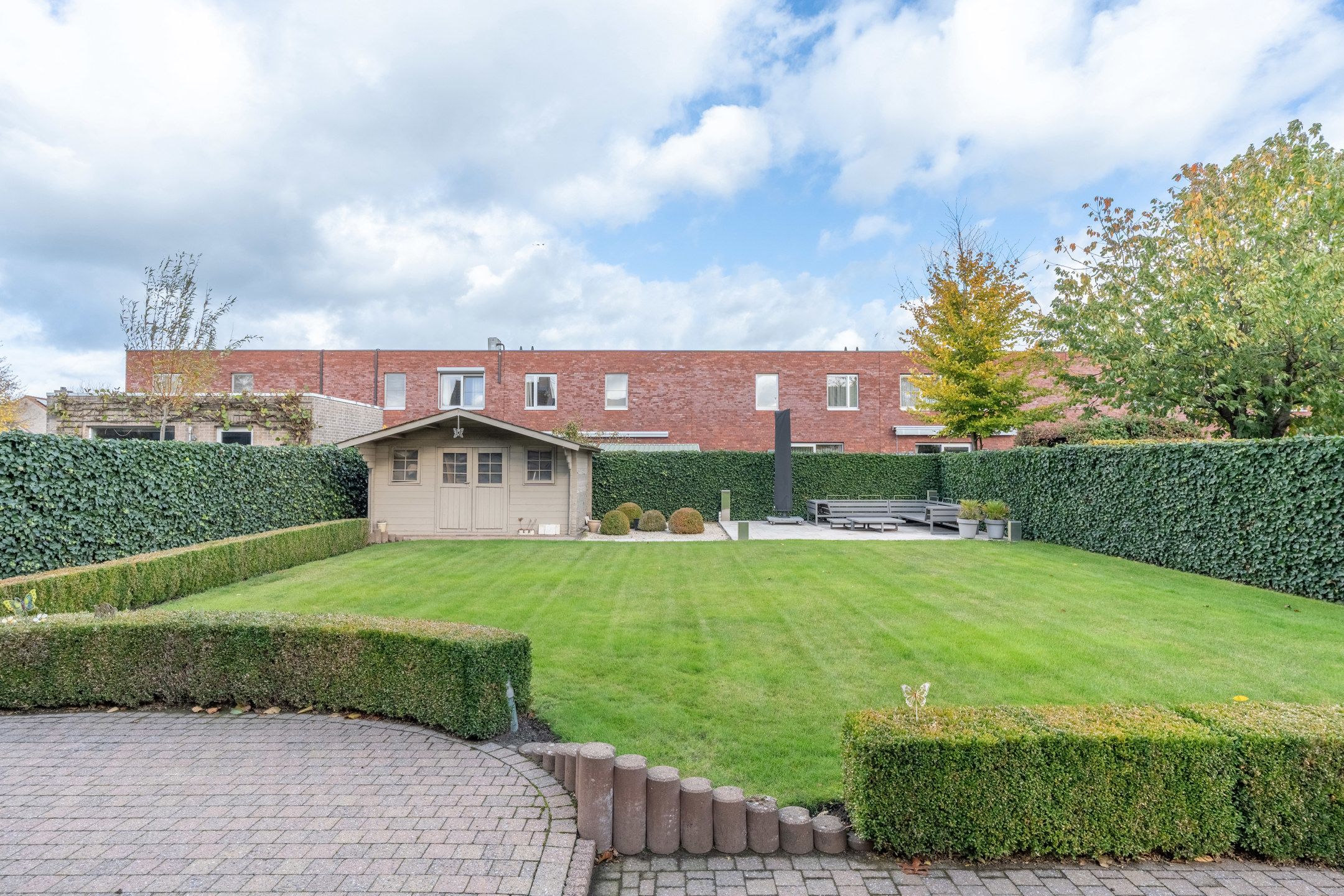 Ruime gezinswoning met 4 slpk's, tuin en garage te Turnhout. foto 32