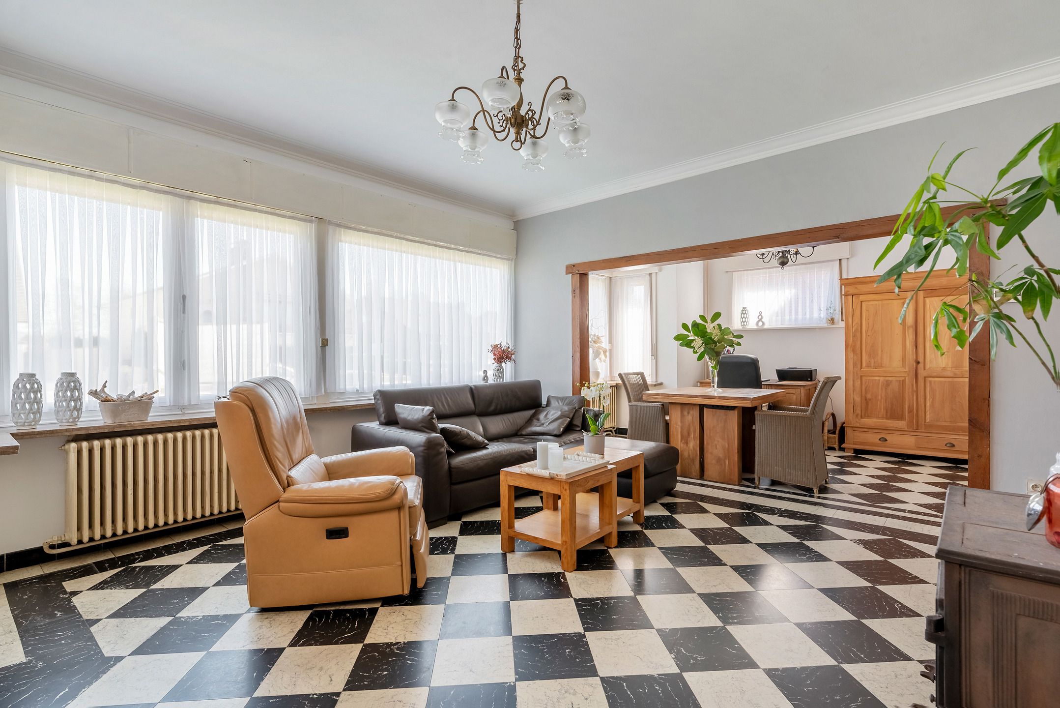 Karakteristieke woning met 5 slpk. en westtuin op 799m² foto 4