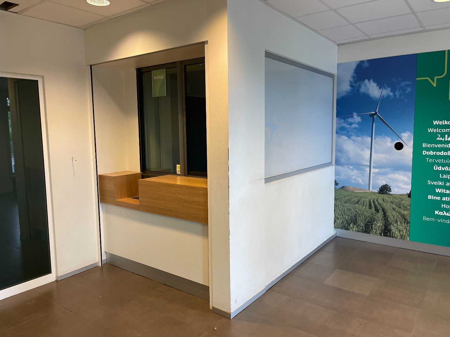 Kantoorgebouw 482m² op 3a85ca met tuin en garage op commerciële topligging foto 3