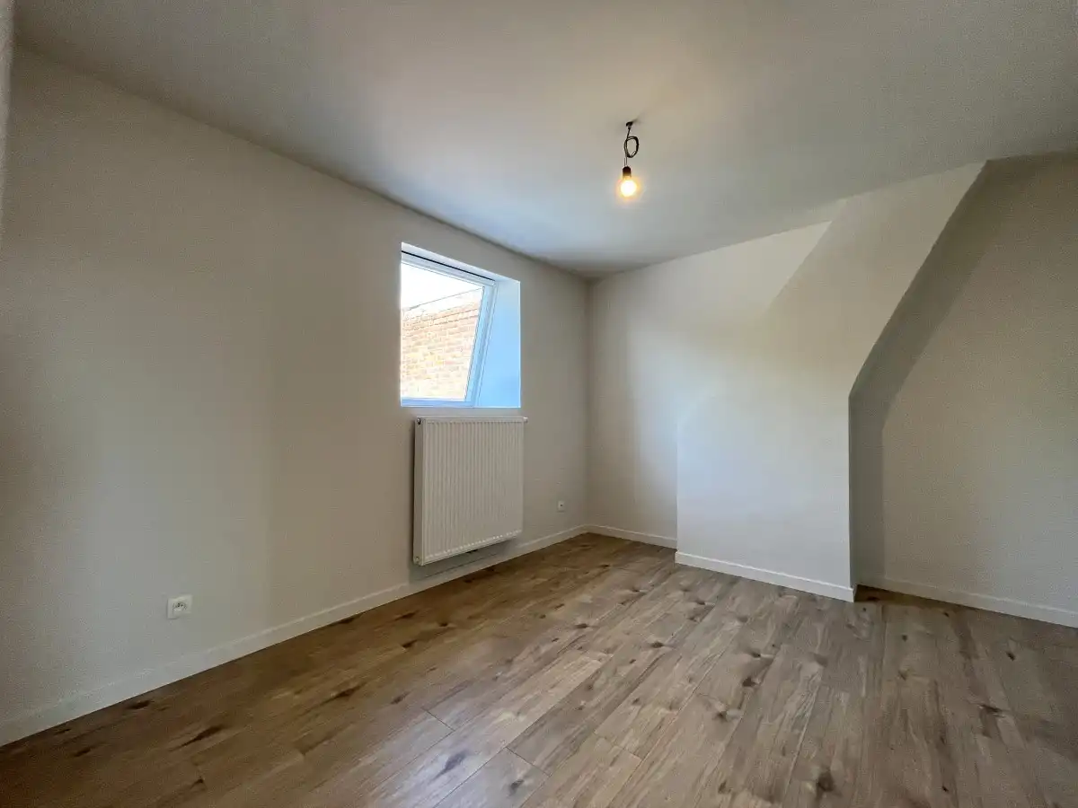 Dadizele – Instapklare gezinswoning met garage in het centrum foto 10