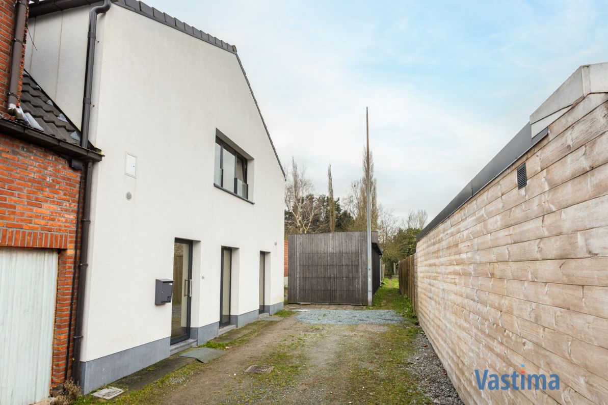 Instapklaar appartement met tuin en garage te Aalst foto 3