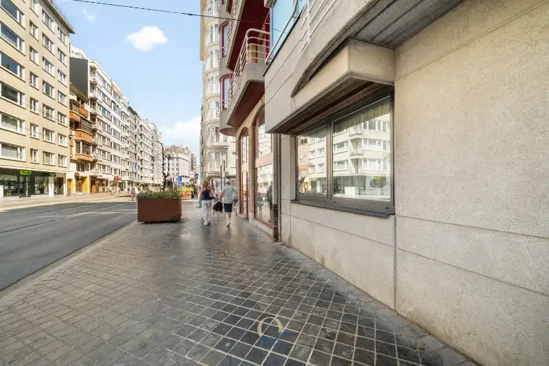 Instapklaar 1-slaapkamerappartement op wandelafstand van het strand en de vele winkels foto 15