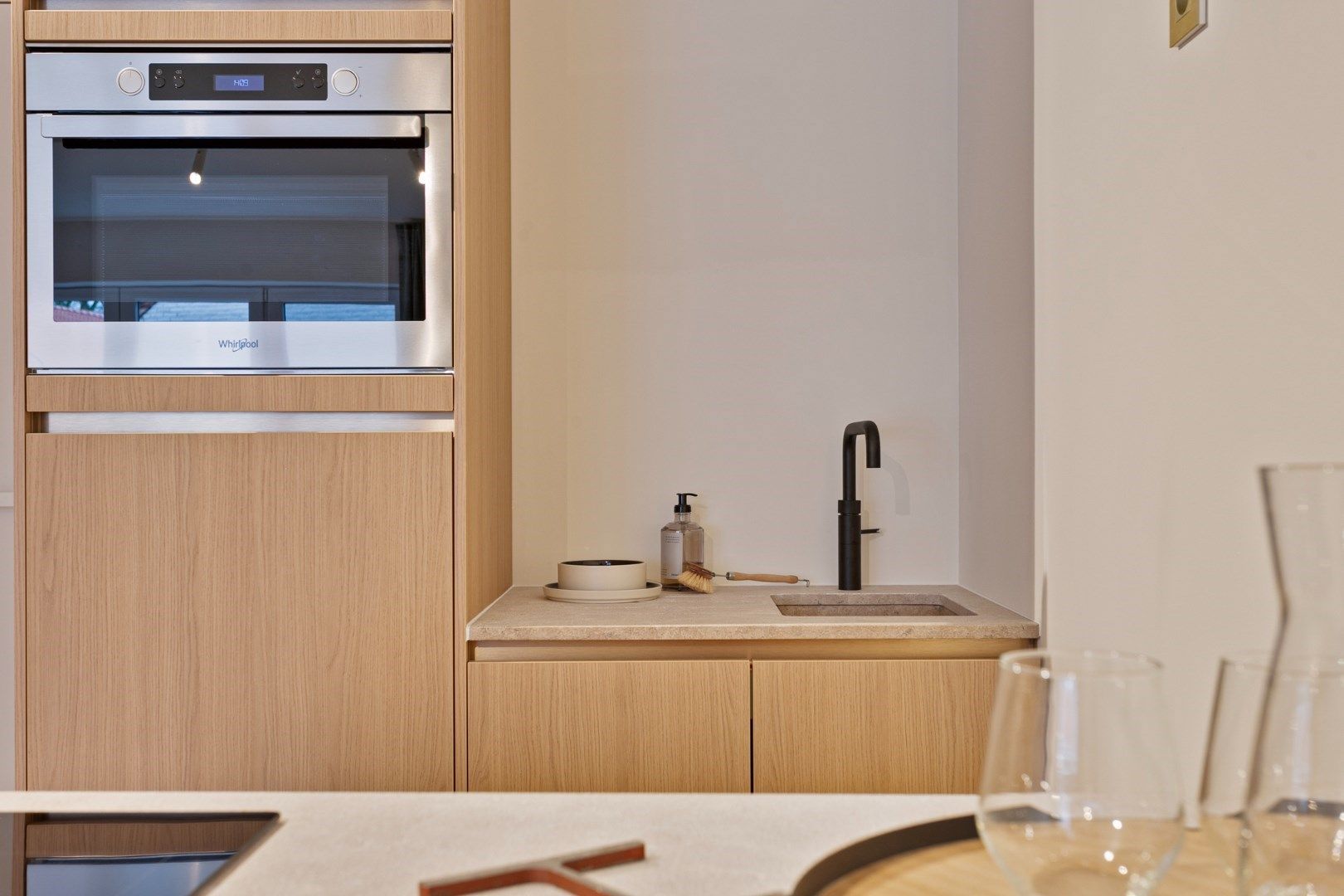 Volledig bemeubelde luxe studio in centrum Leuven - opp. 34m² - EPC 190 kWh/m² foto 3
