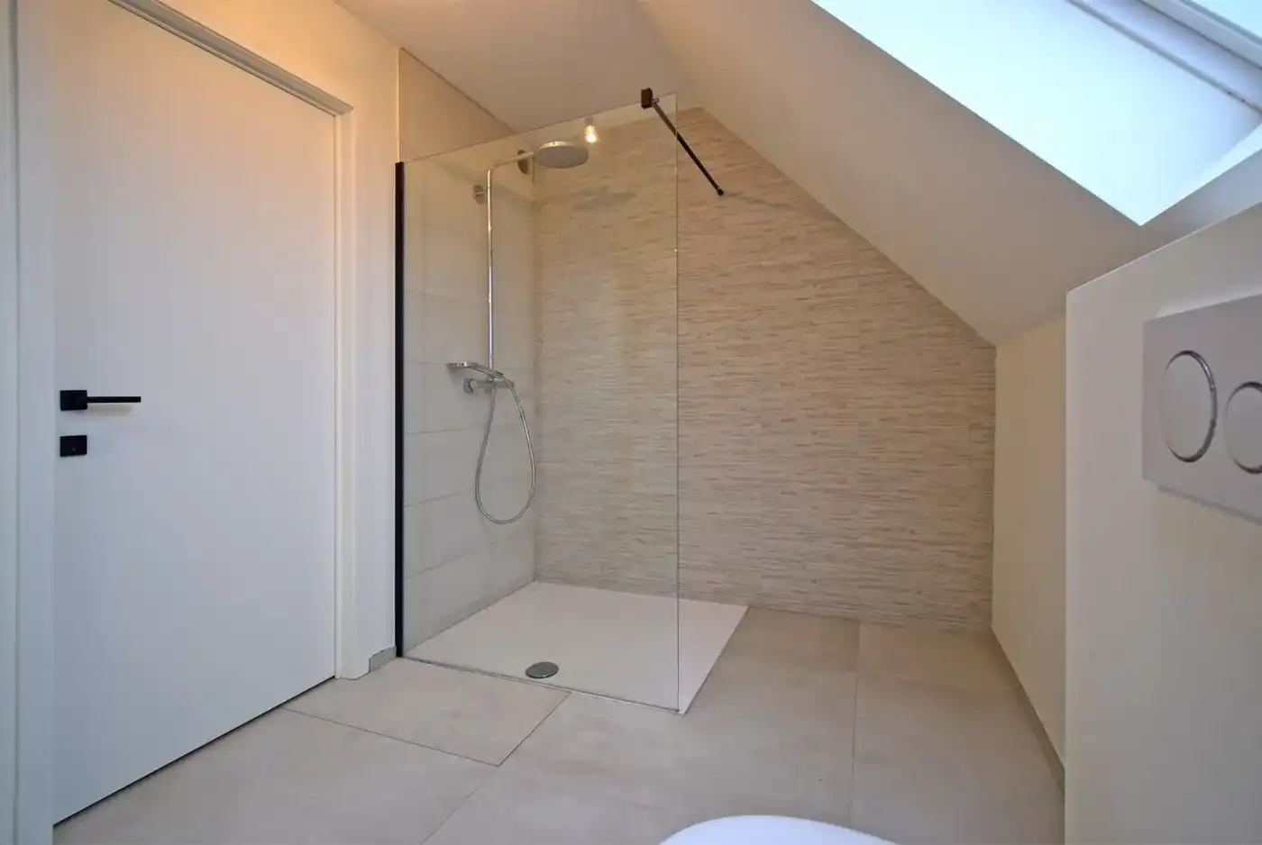 RUIM EIGENTIJDS DUPLEX APPARTEMENT MET RUIME TERRASSEN foto 11