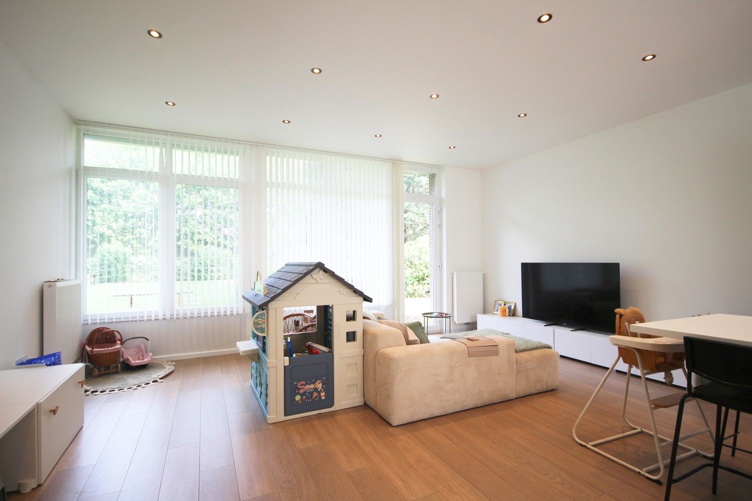 Gelijkvloers appartement met staanplaats en kelder! foto 8