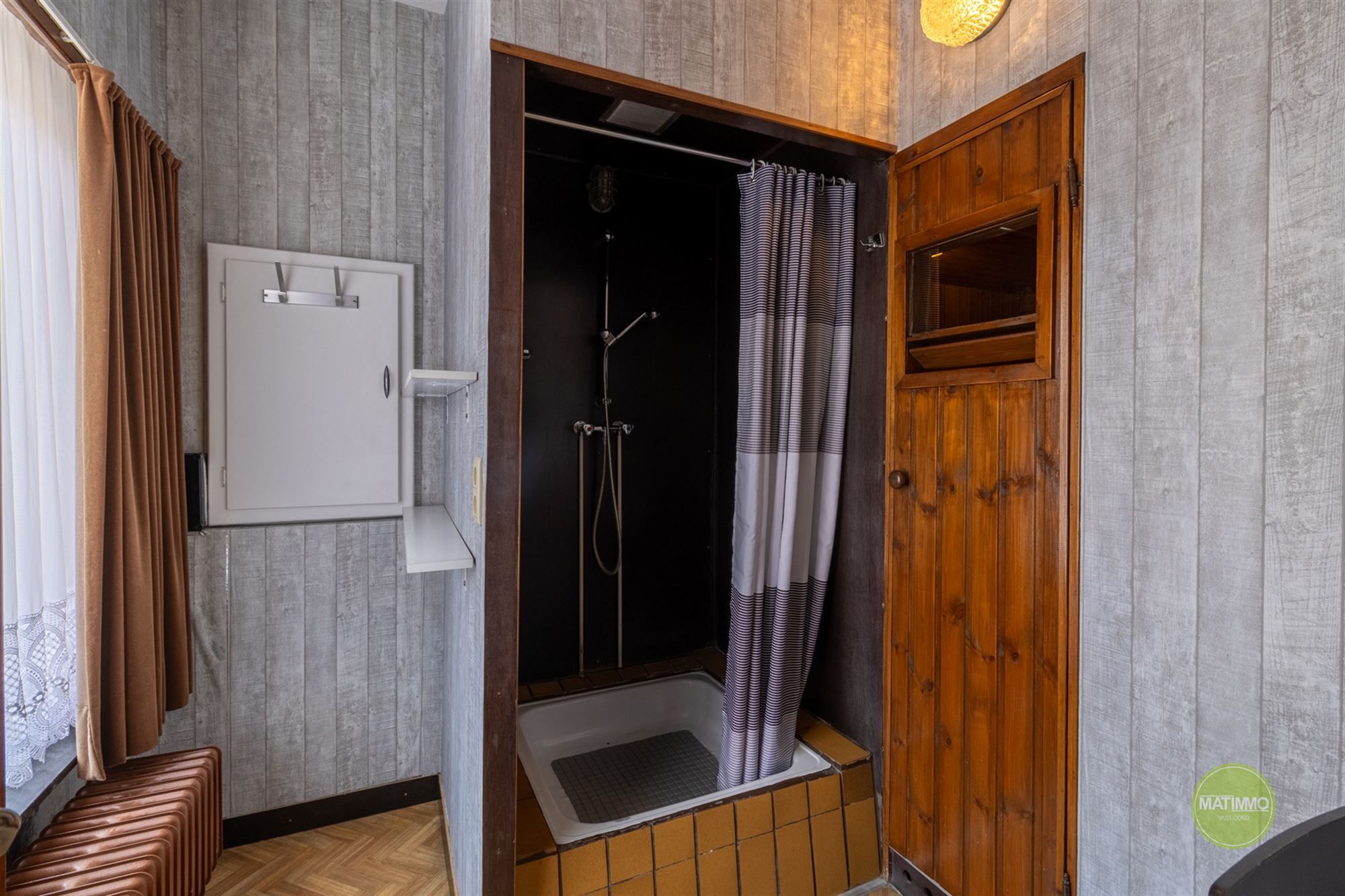 Te renoveren gezinswoning met werkhuis in Arendonk foto 10