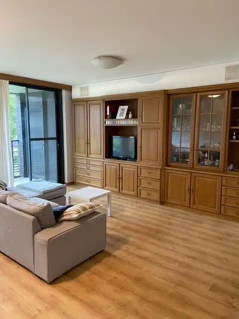 Ruim appartement met twee slaapkamers nabij centrum Halle foto 3