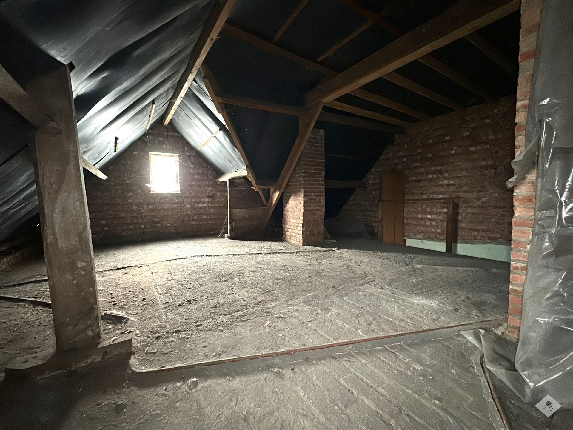 Charmante op te frissen woning met veel potentieel foto 15