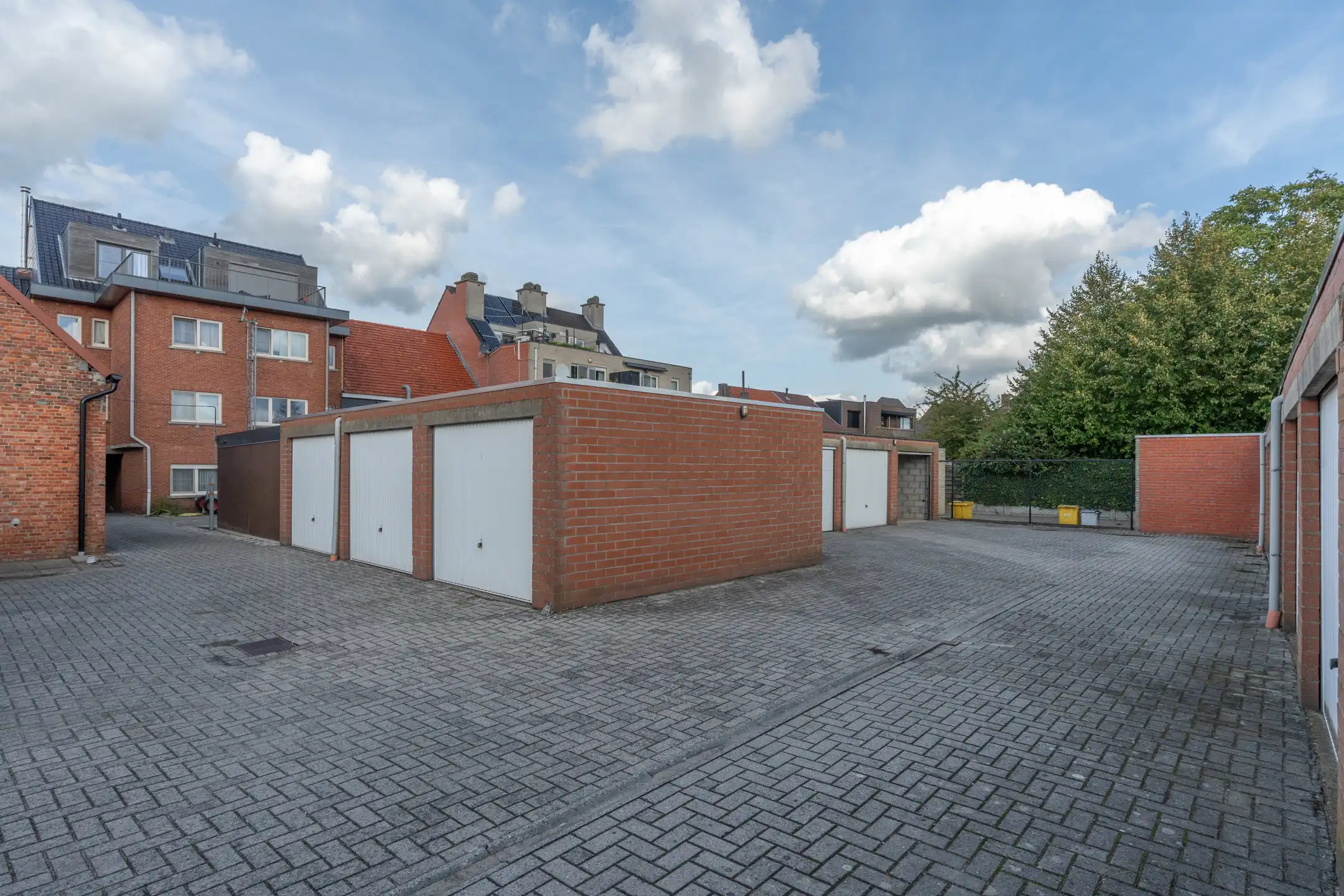 Voormalige winkel met garage, mogelijkheid tot 3 slpk woning foto 29