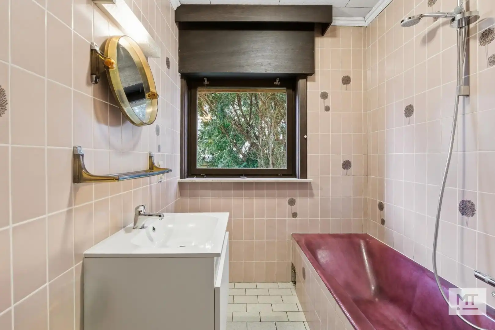 Ruime alleenstaande woning te koop op een rustige locatie te Beselare foto 13