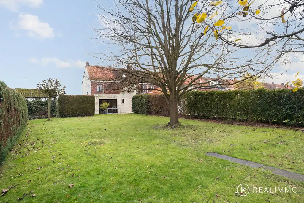 Rustige gezinswoning op 789m² foto 18