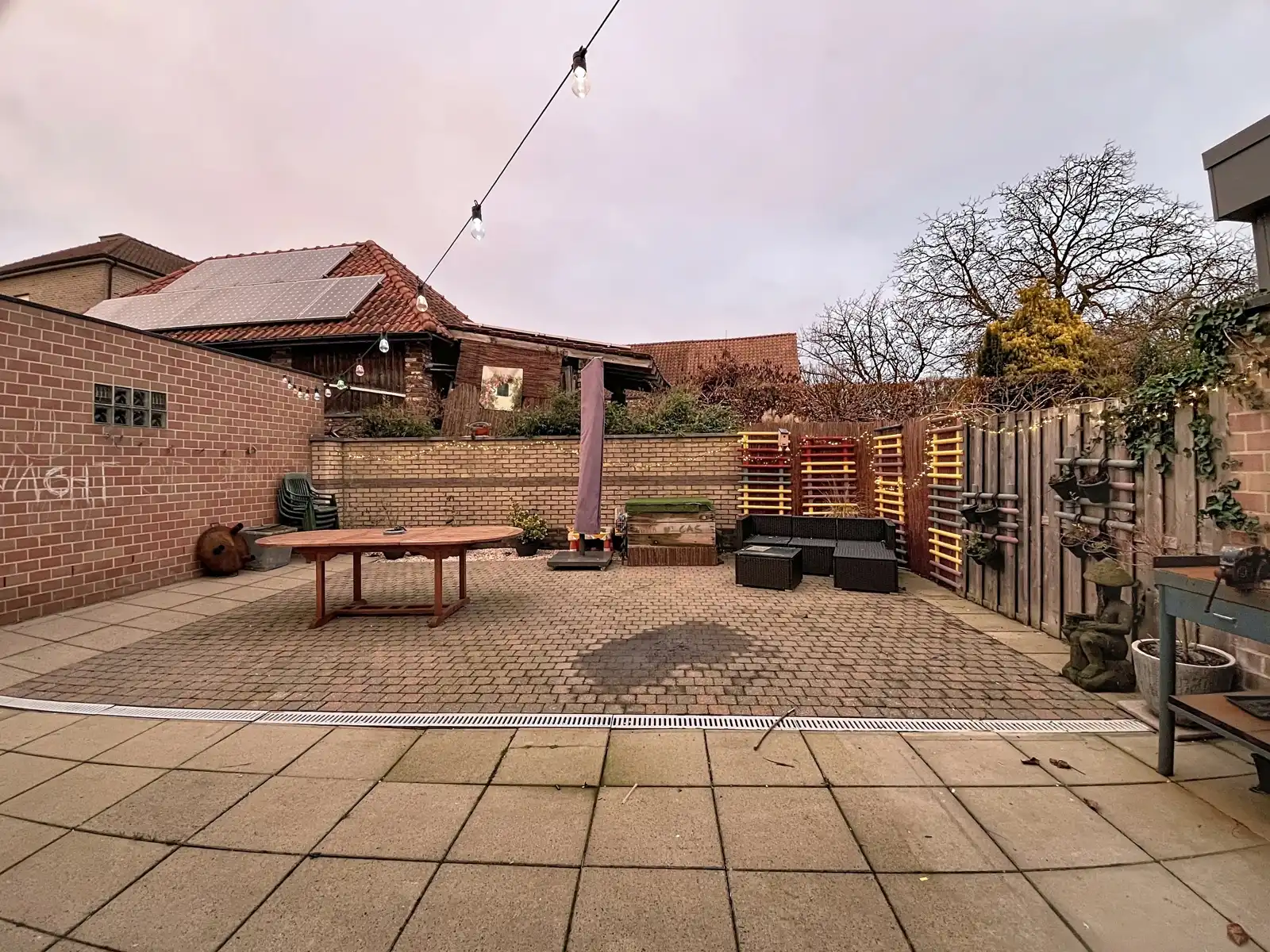 Halfopen woning met 3 slpks, terras en garage, €980/maand. foto 7