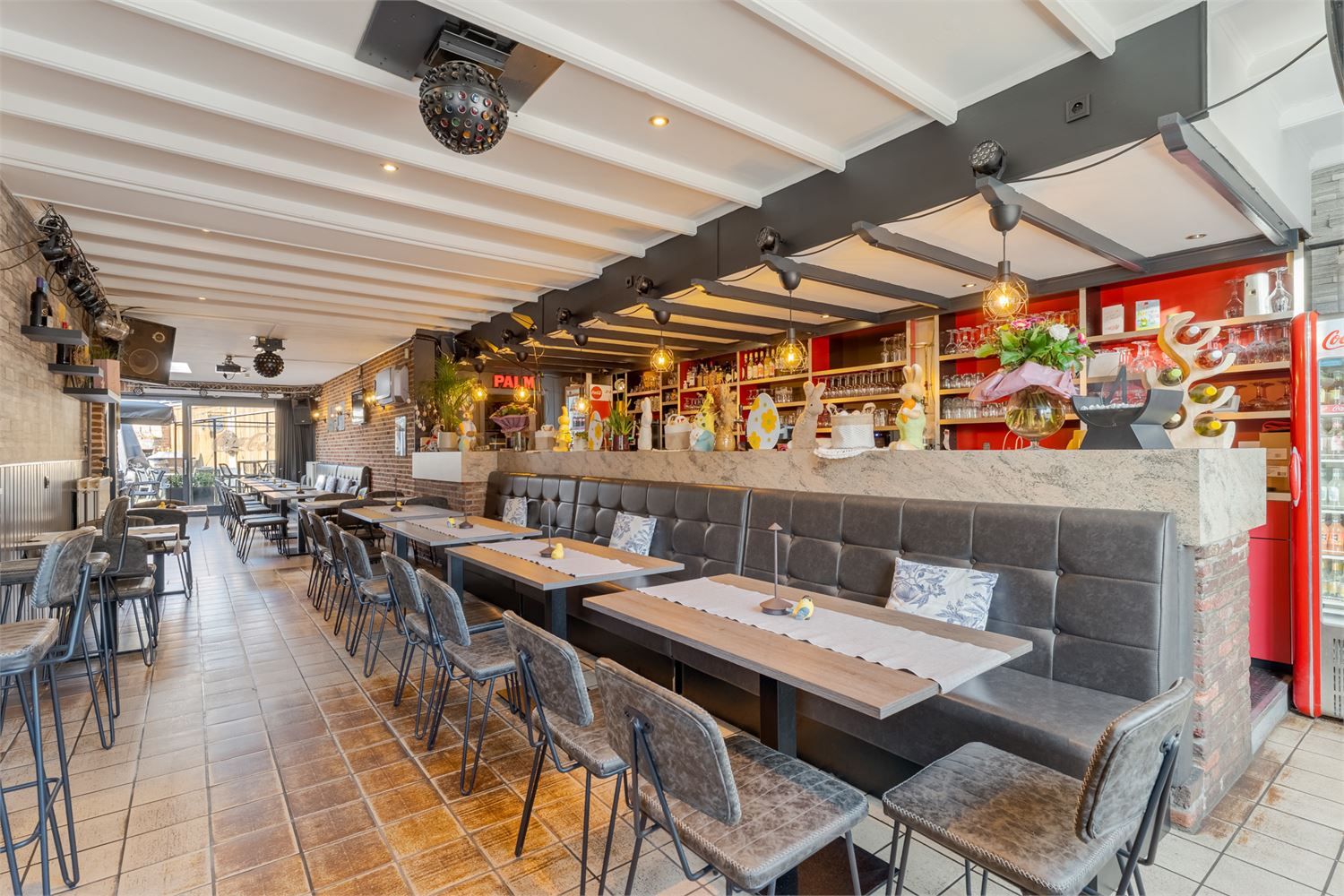 Instapklaar handelspand met woonst op toplocatie – horeca-inboedel inbegrepen! foto 16