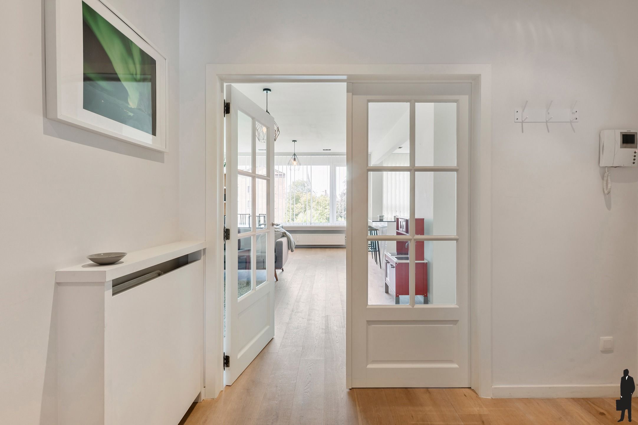 Instapklaar en prachtig gerenoveerd appartement met 2 slaapkamers en terras foto 9