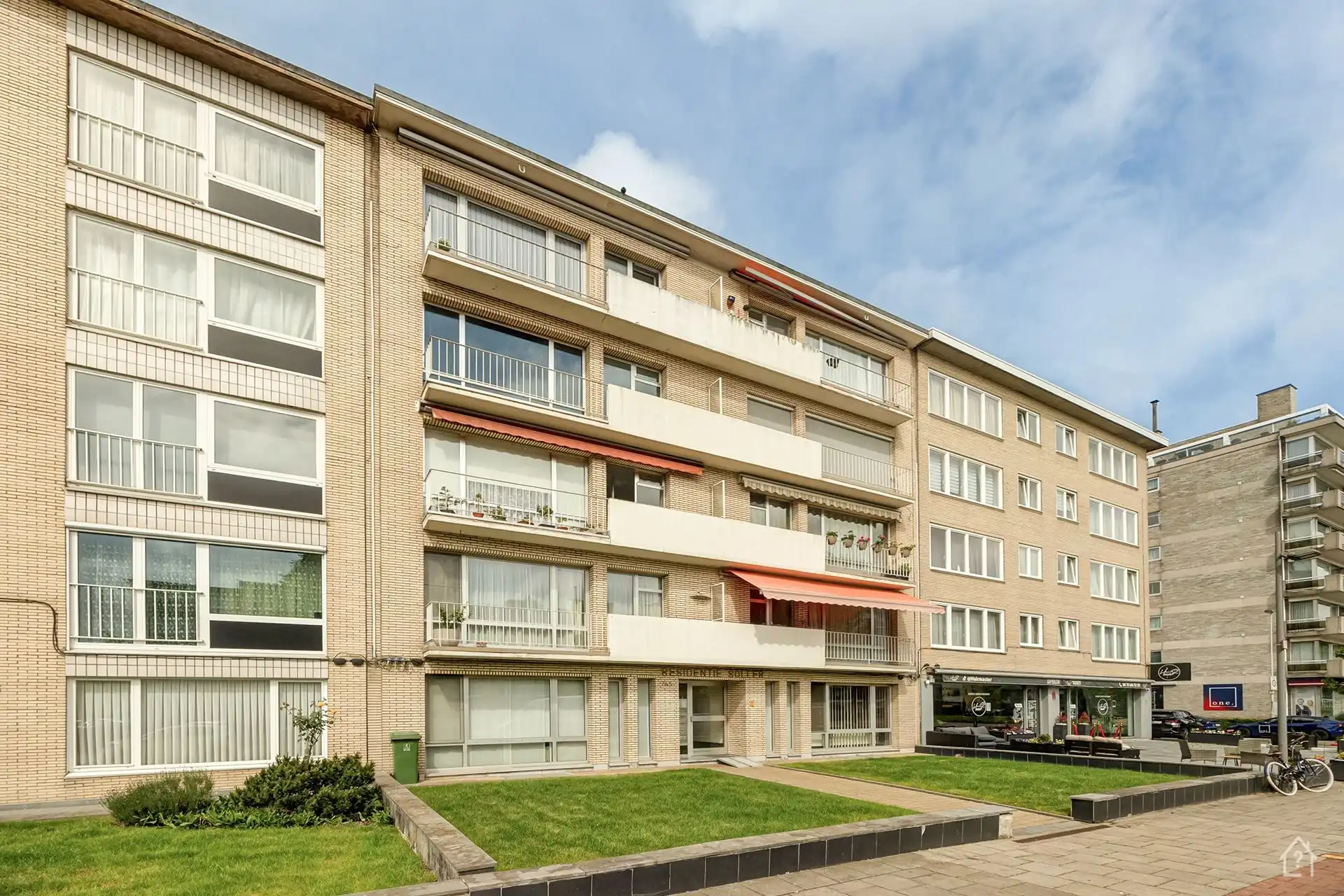 2 slaapkamer appartement met terras foto 15