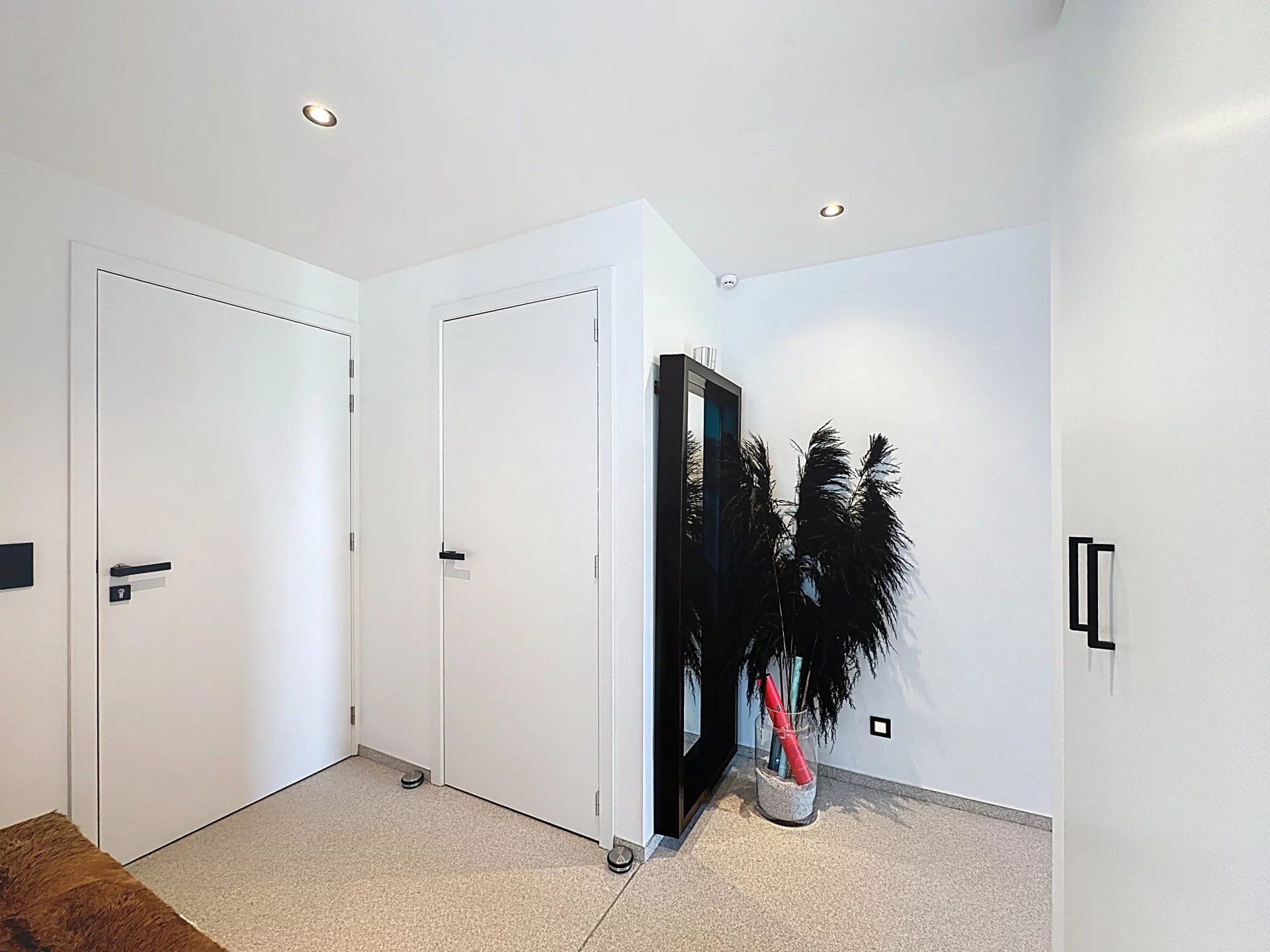 Modern dakappartement met 2 terrassen, prachtig uitzicht en luxueuze afwerking. foto 2