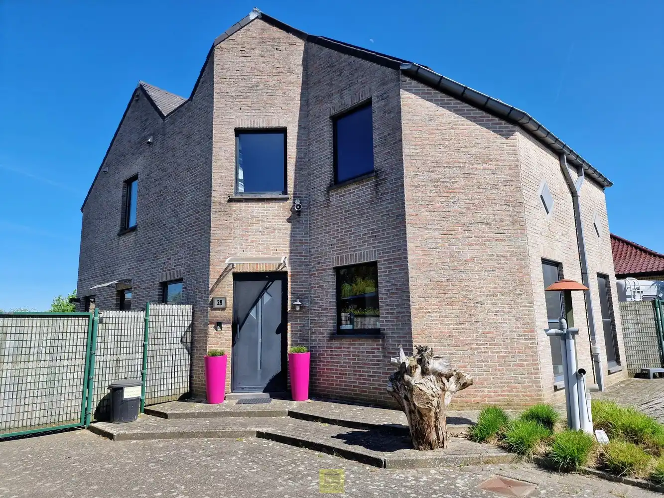 Instapklare open bebouwing met tal van extra’s en verrassend lage energiekosten foto 31