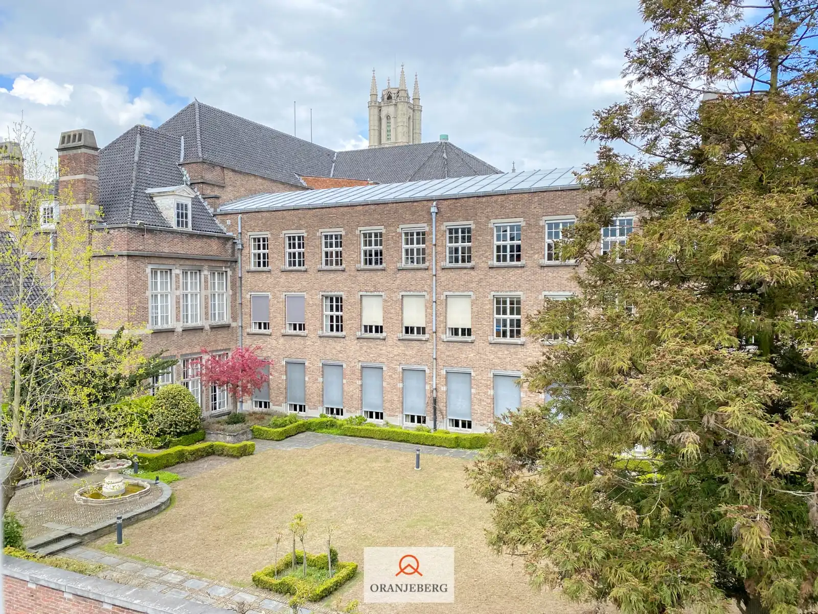 Ruim gerenoveerd 1 slpk-appartement vlakbij François Laurentplein te centrum Gent foto 3