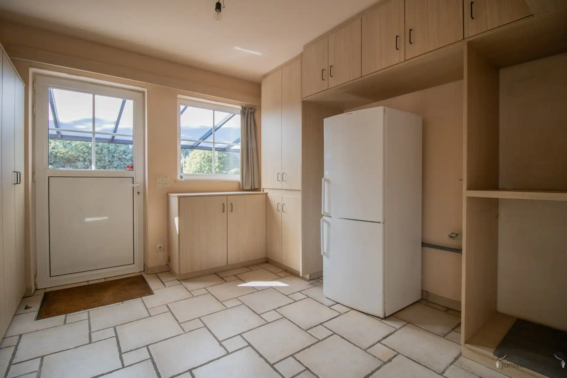 Centraal gelegen recente HOB met min. 5 slaapkamers op 819 m² foto 8
