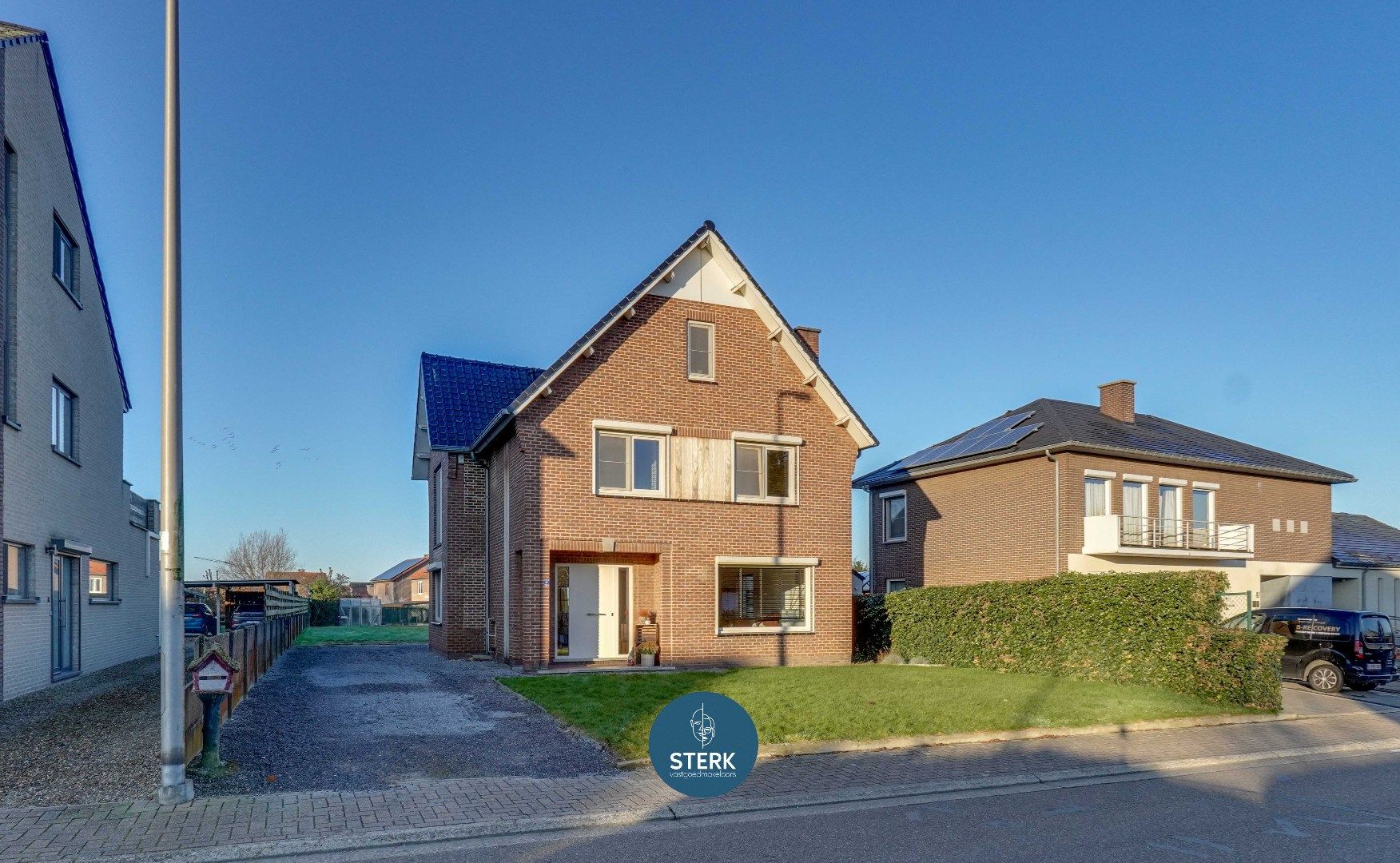 STIJLVOLLE GEZINSWONING MET EPC LABEL B TE GELLIK-LANAKEN !  foto {{pictureIndex}}