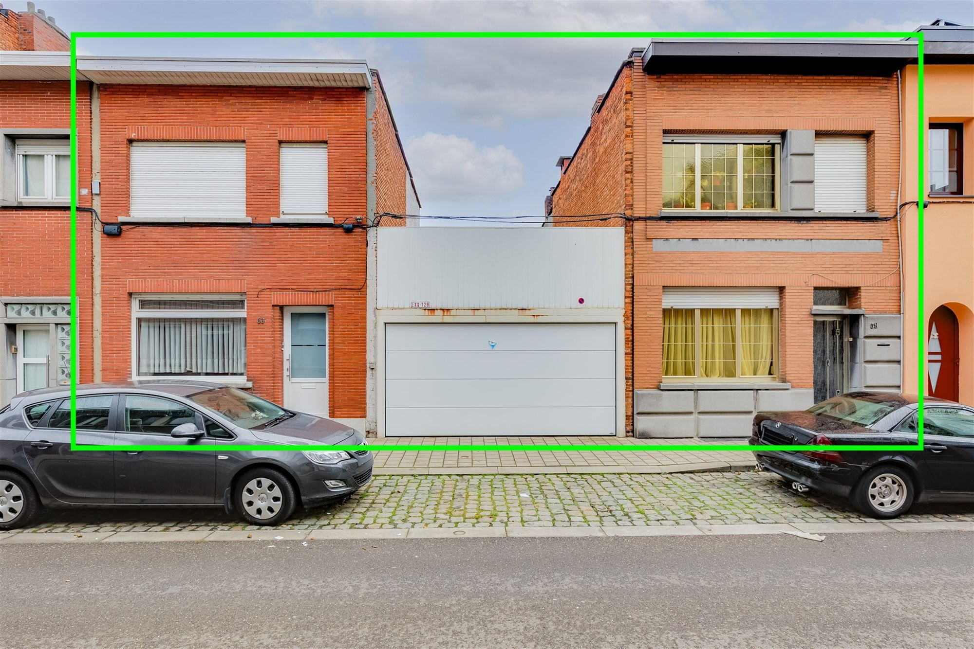 3 naast elkaar gelegen percelen - mogelijk project foto {{pictureIndex}}