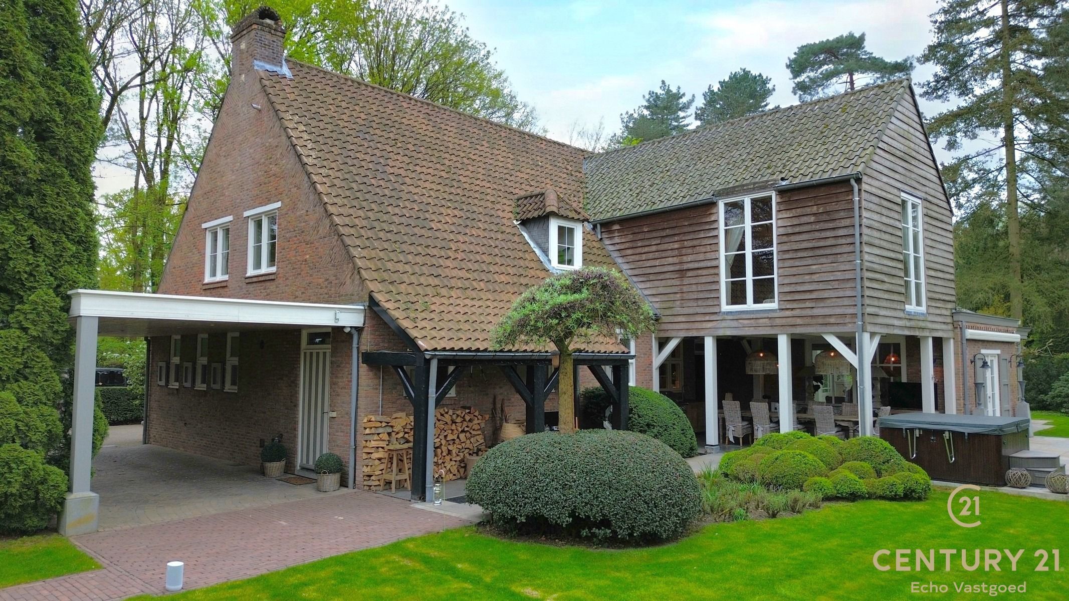  Luxueuze villa met boomhut op fraai hoekperceel van 2087m² foto 3