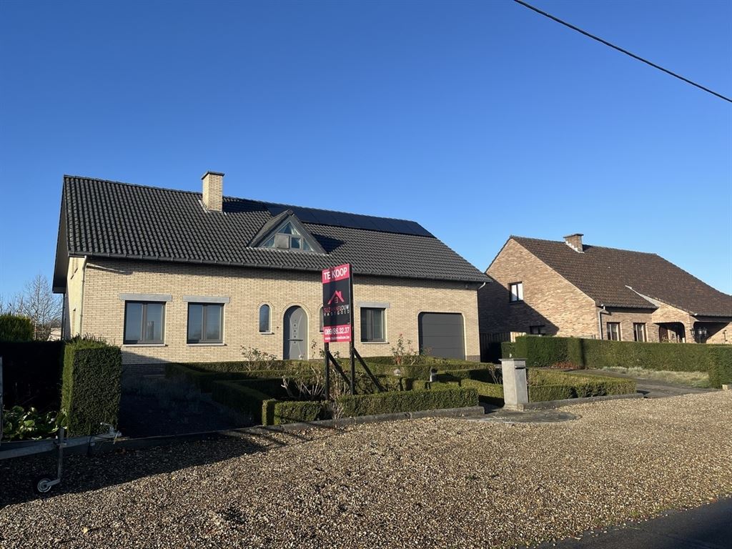 Verrassend ruime, instapklare, vrijstaande woning met inpandige garage foto 2