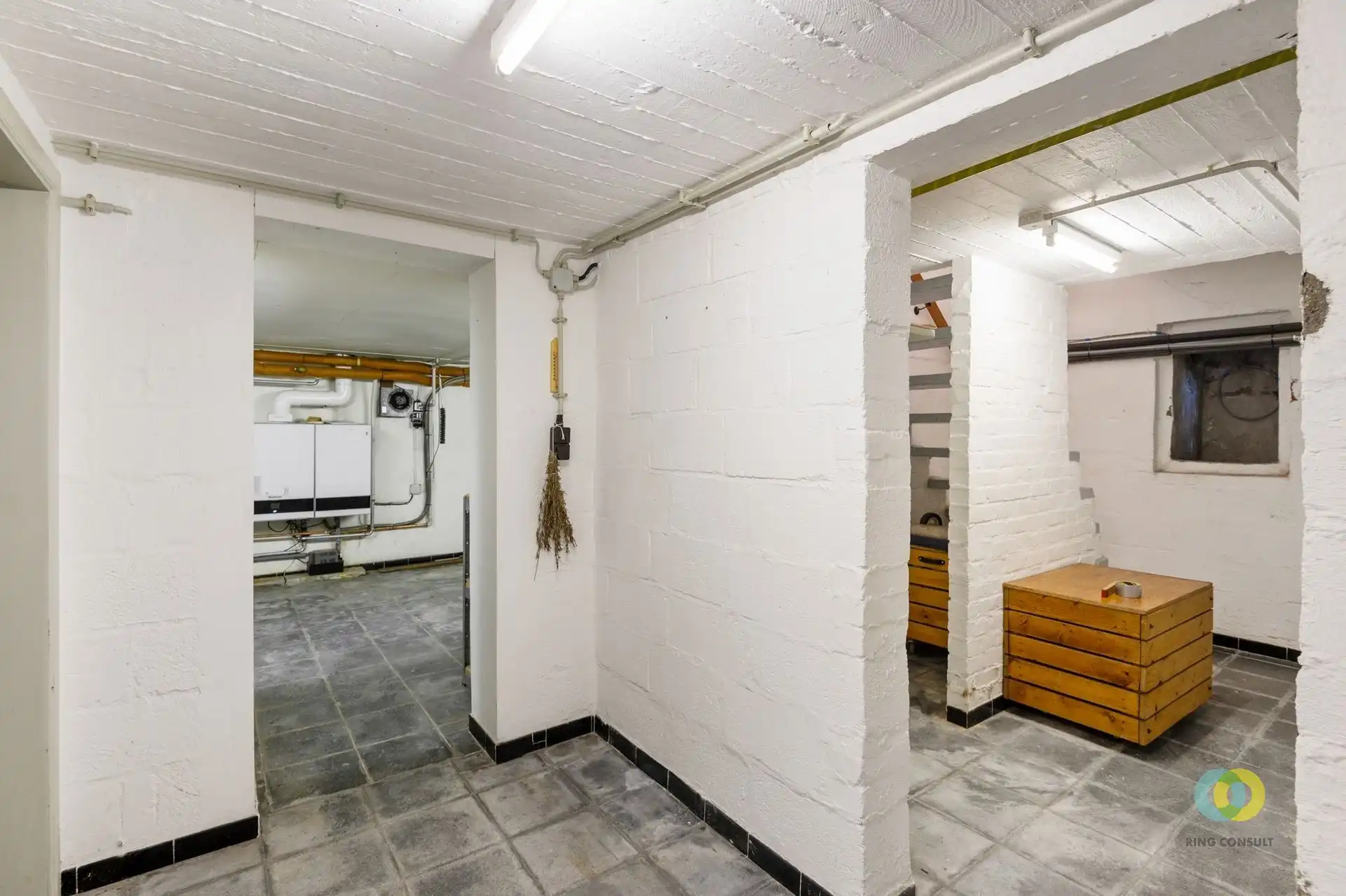 Verzorgde halfopen bebouwing met garage foto 17
