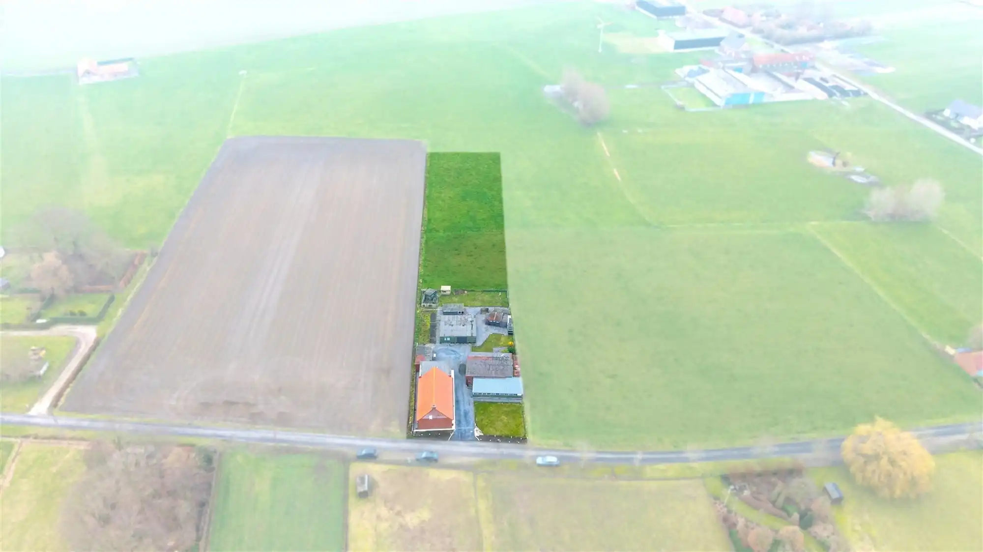 Hoofdfoto van de publicatie: Vrijstaande woning met bijgebouwen op 2633 m²