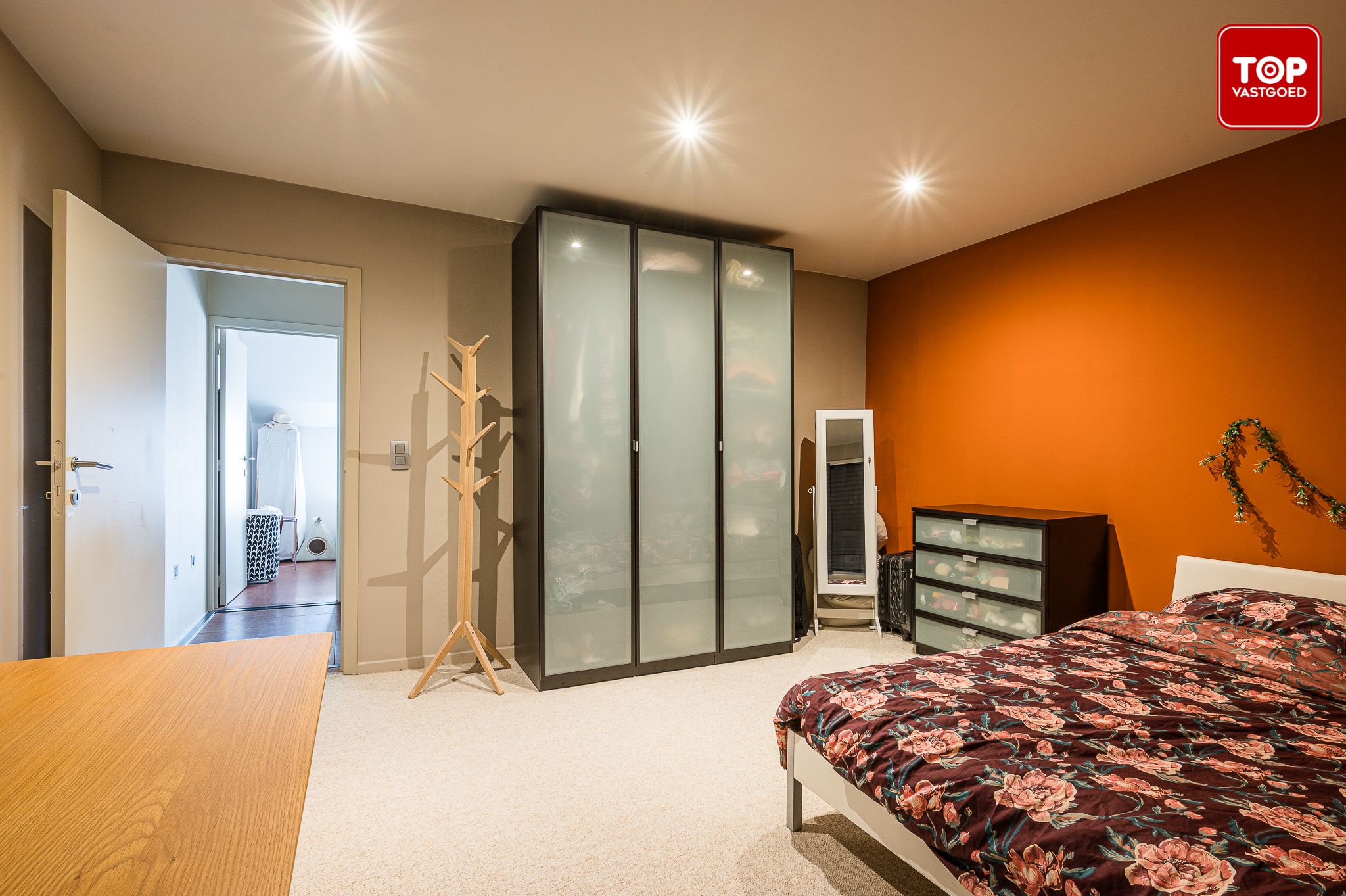 Instapklare architectenwoning met 2 slaapkamers en zonneterras foto 18